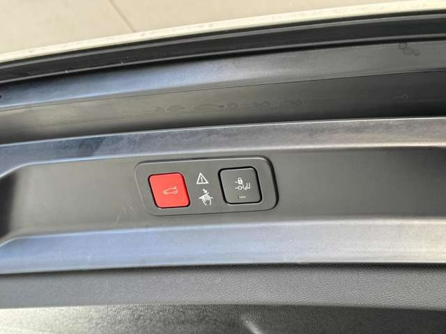 5008 GT　パノラミックサンルーフ