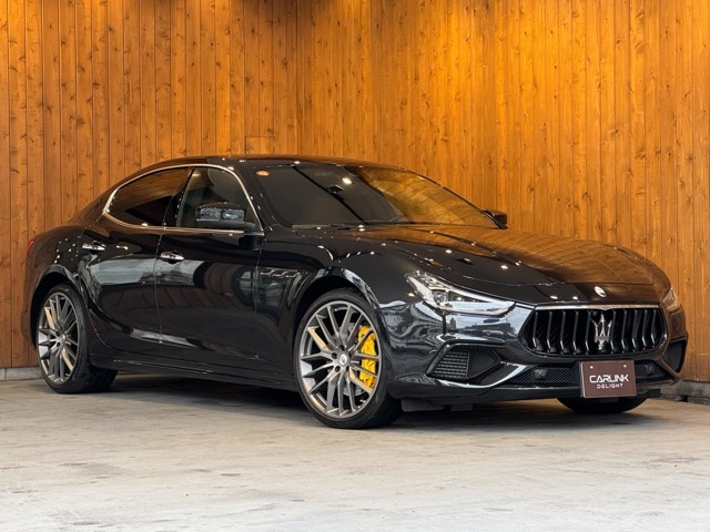 ギブリ モデナ AWD　茶革パワーシート 860.4万円