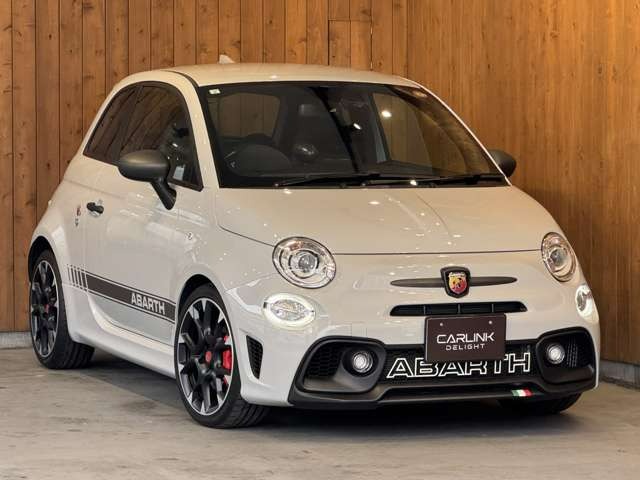 595 コンペティツィオーネ　アバルトロゴバンパーグリル