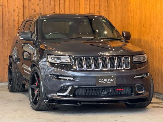 グランドチェロキー SRT8 4WD パノラマルーフ