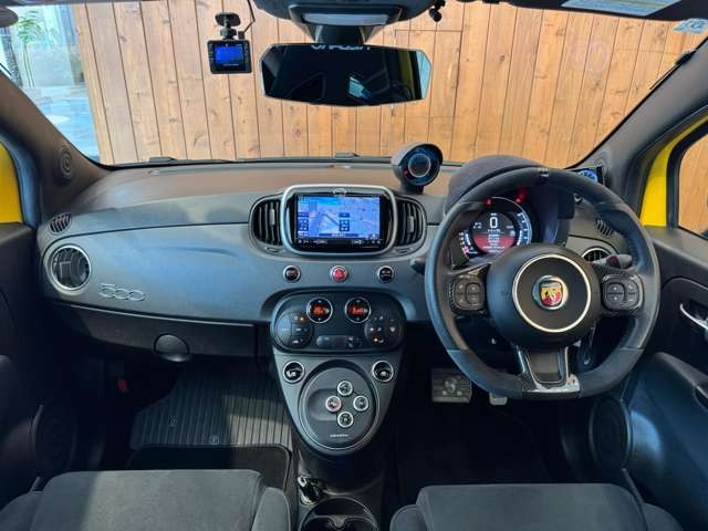 595 コンペティツィオーネ　RECAROシート