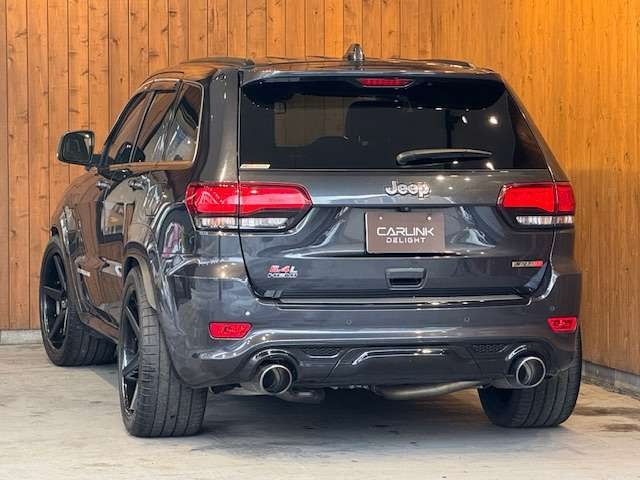 グランドチェロキー SRT8 4WD パノラマルーフ