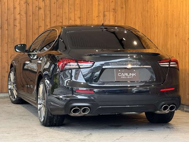 ギブリ モデナ AWD　茶革パワーシート