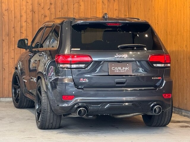 グランドチェロキー SRT8 4WD パノラマルーフ