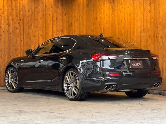 ギブリ モデナ AWD　茶革パワーシート