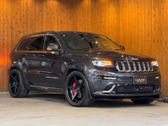 グランドチェロキー SRT8 4WD パノラマルーフ