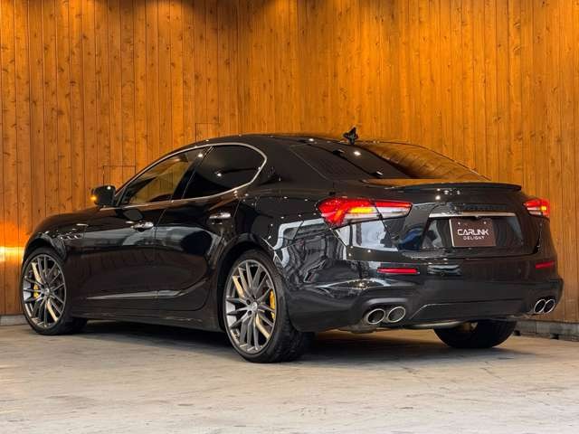 ギブリ モデナ AWD　茶革パワーシート