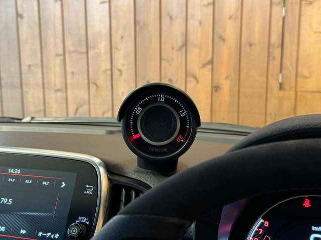 595 コンペティツィオーネ　アバルトロゴバンパーグリル