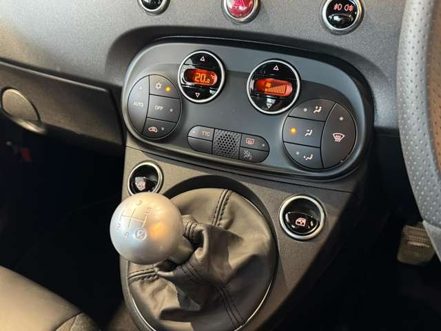 595 コンペティツィオーネ　アバルトロゴバンパーグリル