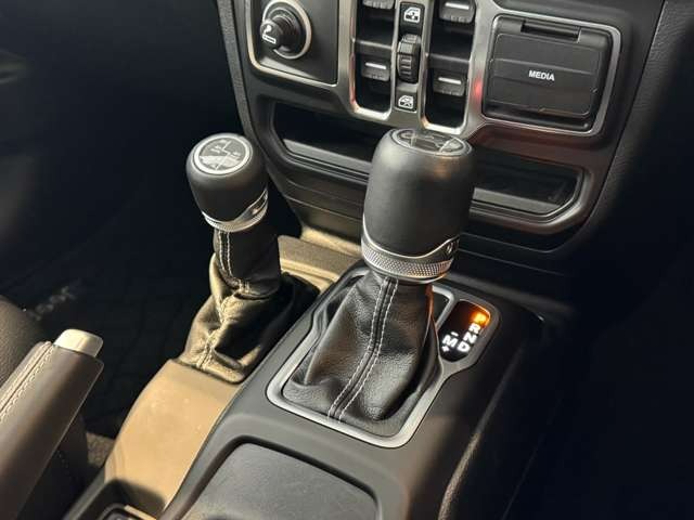 ラングラー アンリミテッド サハラ