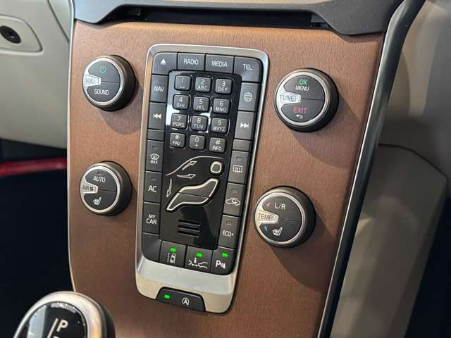 V40 T3 インスクリプション