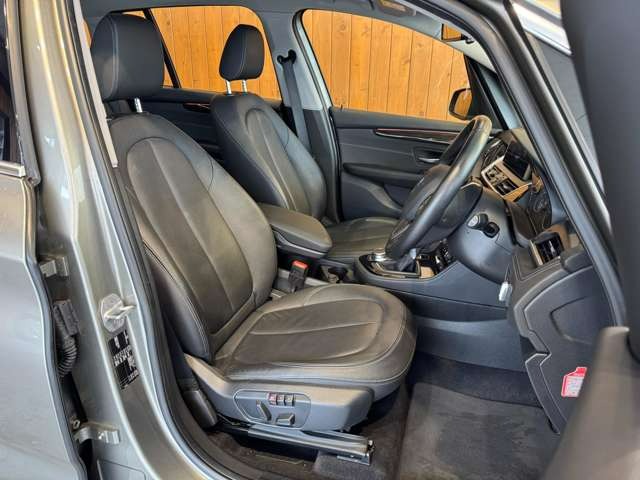 2シリーズグランツアラー 218i ラグジュアリー