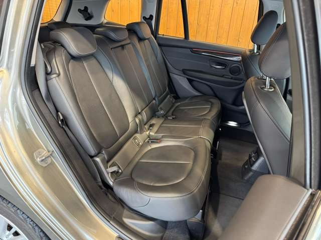 2シリーズグランツアラー 218i ラグジュアリー