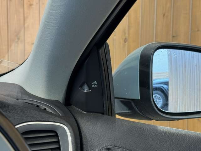 V40 T3 インスクリプション