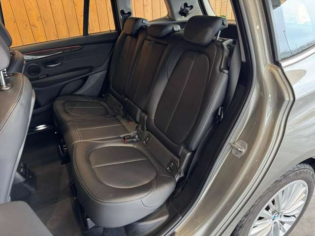 2シリーズグランツアラー 218i ラグジュアリー