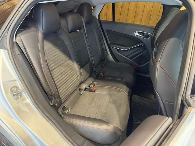 CLAシューティングブレーク CLA180 AMGスタイル