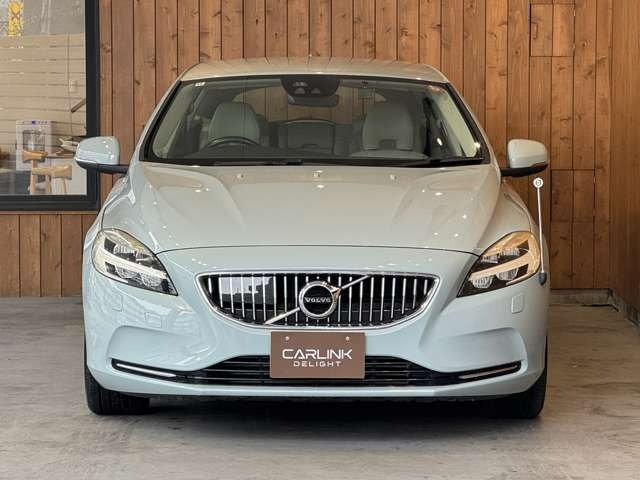 V40 T3 インスクリプション