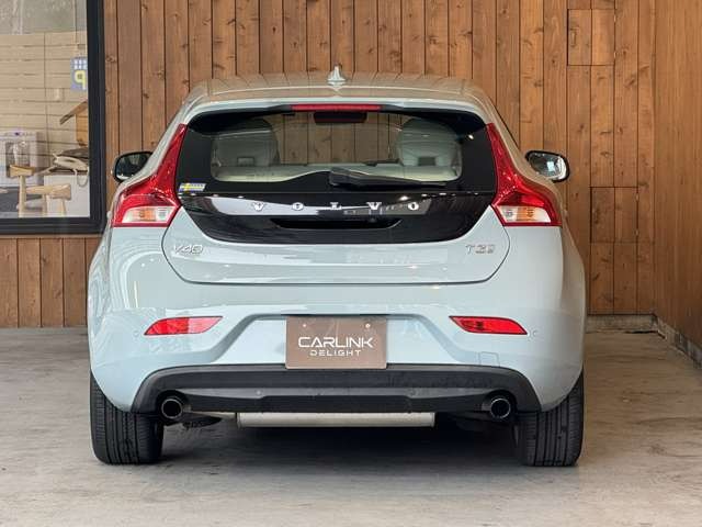 V40 T3 インスクリプション