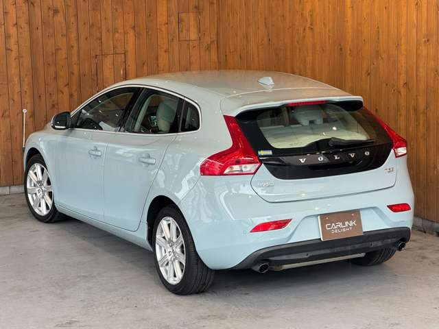 V40 T3 インスクリプション