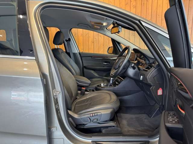 2シリーズグランツアラー 218i ラグジュアリー