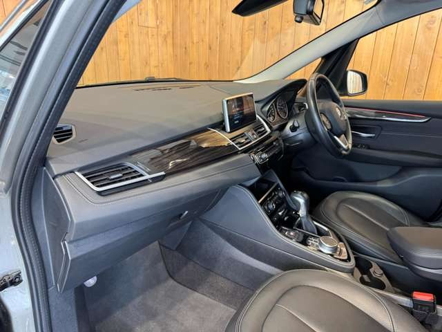 2シリーズグランツアラー 218i ラグジュアリー