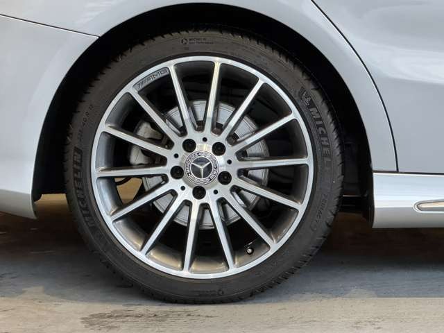 CLAシューティングブレーク CLA180 AMGスタイル