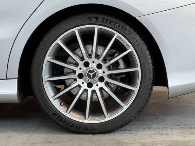 CLAシューティングブレーク CLA180 AMGスタイル