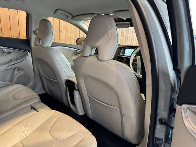 V40 T3 インスクリプション