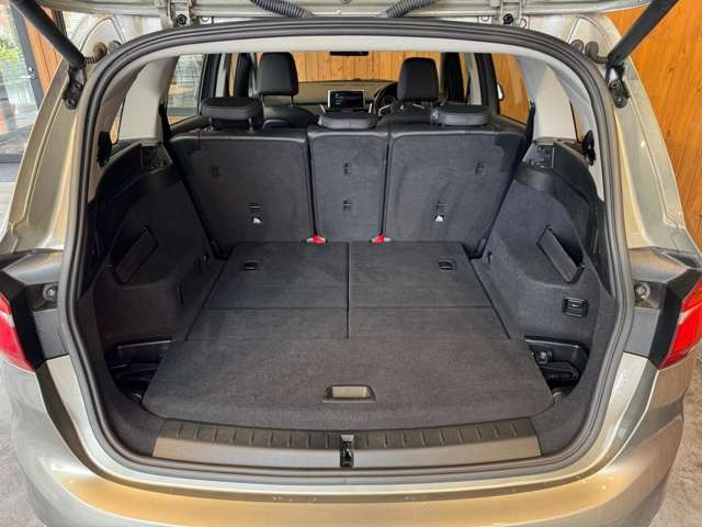 2シリーズグランツアラー 218i ラグジュアリー