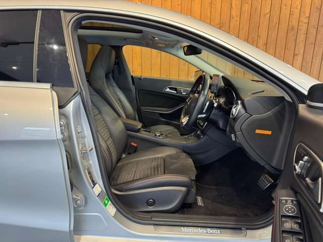 CLAシューティングブレーク CLA180 AMGスタイル