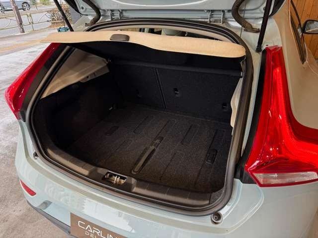 V40 T3 インスクリプション