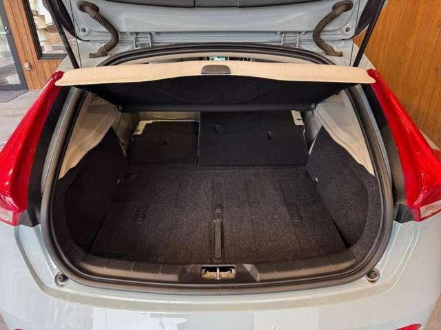 V40 T3 インスクリプション