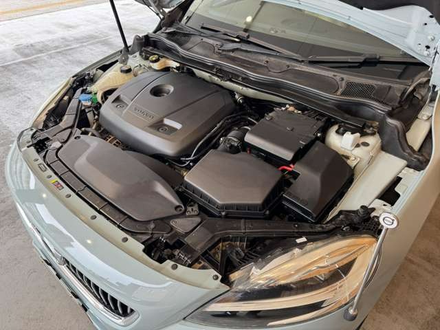 V40 T3 インスクリプション