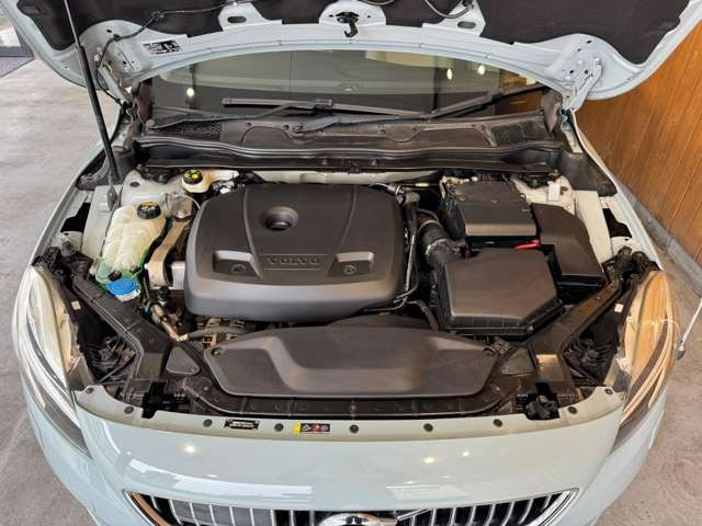 V40 T3 インスクリプション