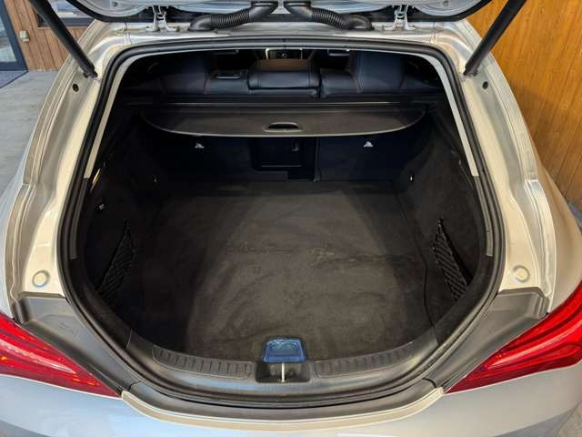 CLAシューティングブレーク CLA180 AMGスタイル