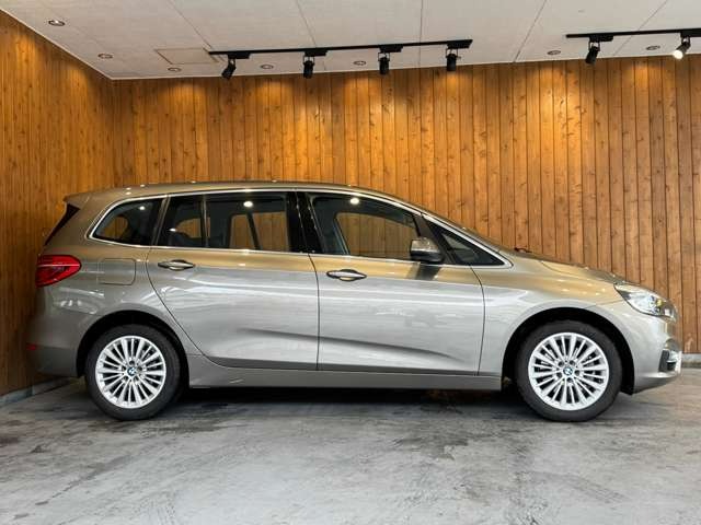 2シリーズグランツアラー 218i ラグジュアリー