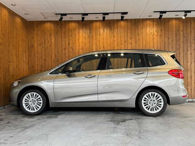 2シリーズグランツアラー 218i ラグジュアリー