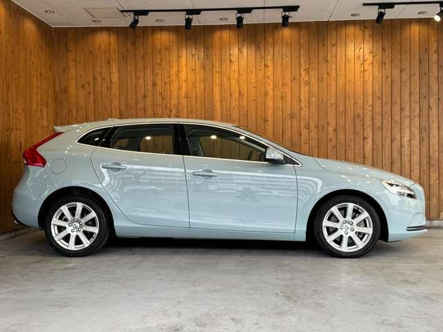 V40 T3 インスクリプション