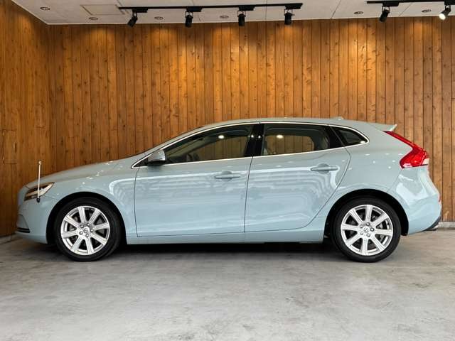 V40 T3 インスクリプション