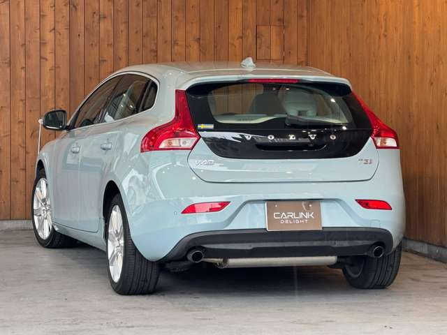 V40 T3 インスクリプション