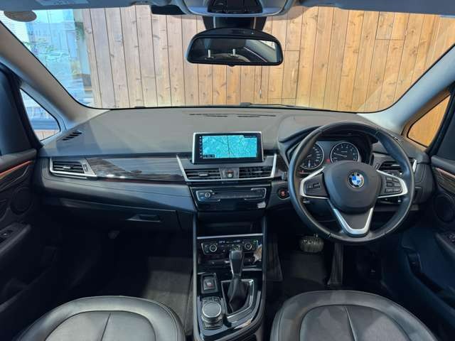 2シリーズグランツアラー 218i ラグジュアリー