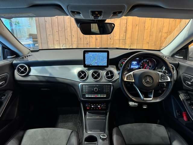 CLAシューティングブレーク CLA180 AMGスタイル