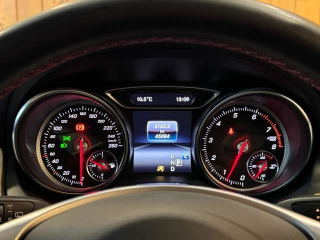 CLAシューティングブレーク CLA180 AMGスタイル