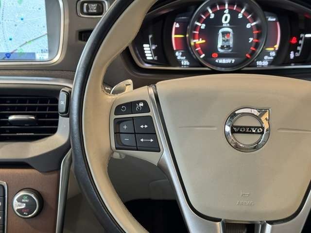 V40 T3 インスクリプション