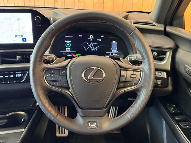 UX 300h Fスポーツ