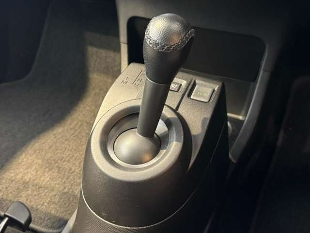 トゥインゴ パックスポール　50台限定車