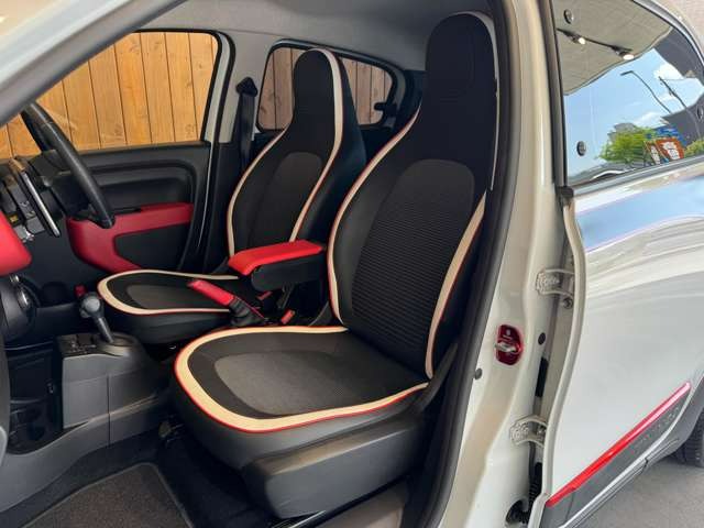 トゥインゴ パックスポール　50台限定車