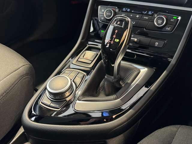 2シリーズアクティブツアラー 218i DCT