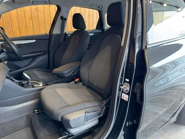 2シリーズアクティブツアラー 218i DCT