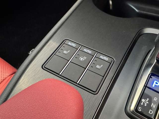 UX 300h Fスポーツ